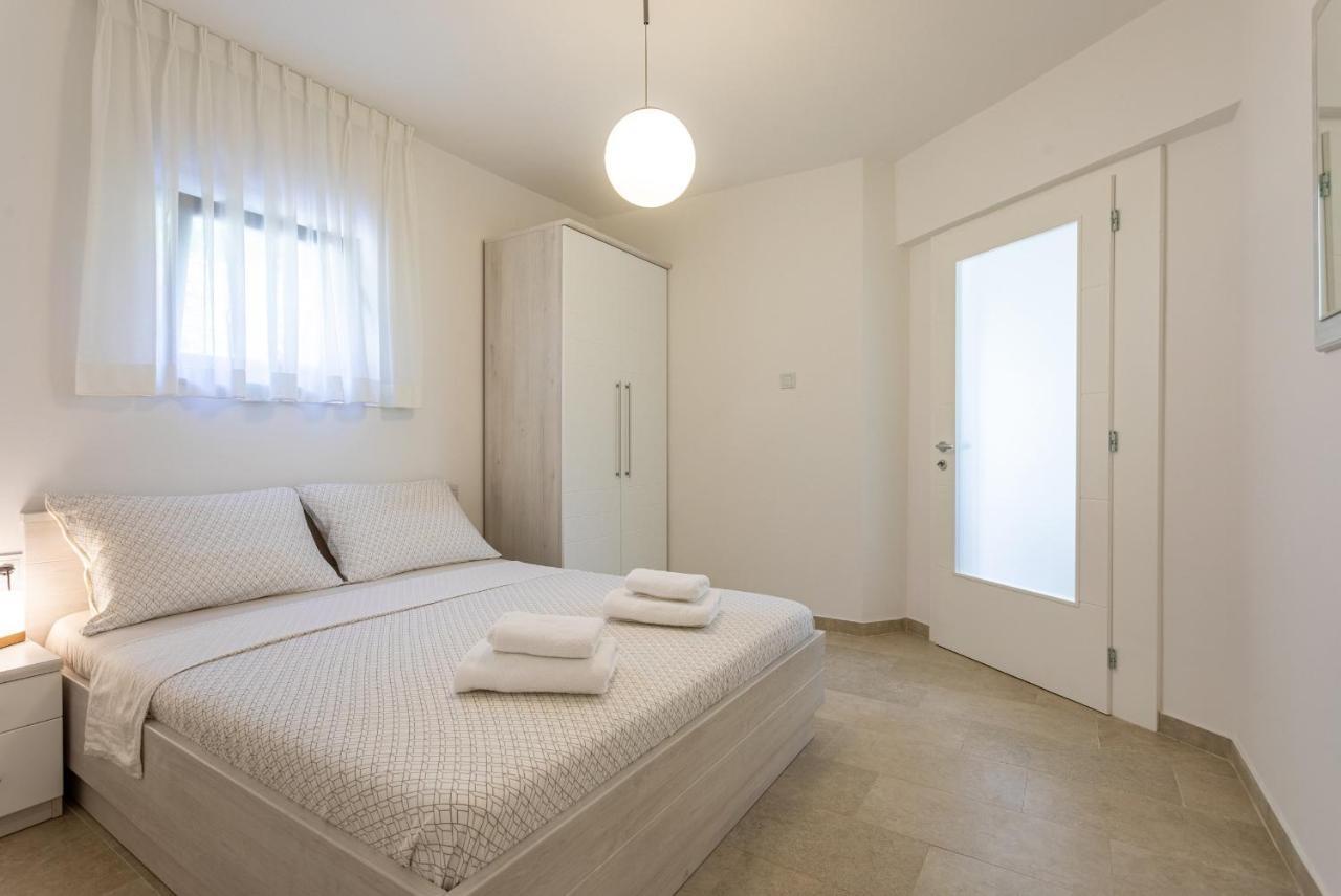 Apartments House Barbara Kornić Eksteriør billede