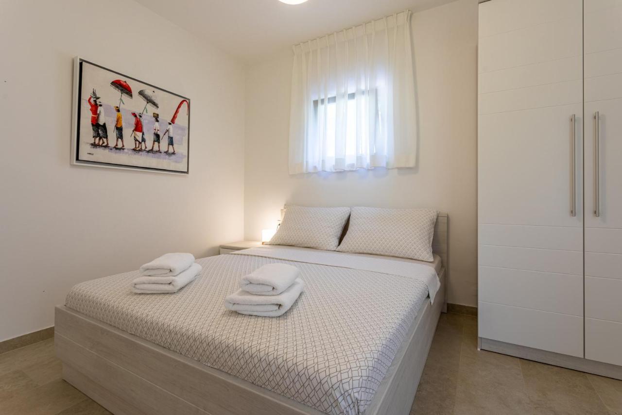 Apartments House Barbara Kornić Eksteriør billede